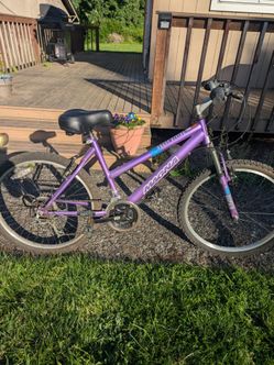 Magna "Great Divide" women's bike