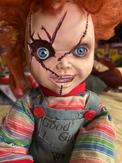 Chucky good Guys talks an moves