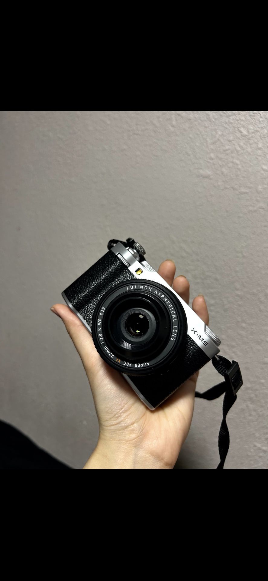 Fujifilm XF 27mm f/2.8 R WR Lens – Like New