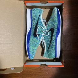 Nike Flyknit Racer Size 10.5