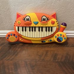 Kids Piano And Microphone