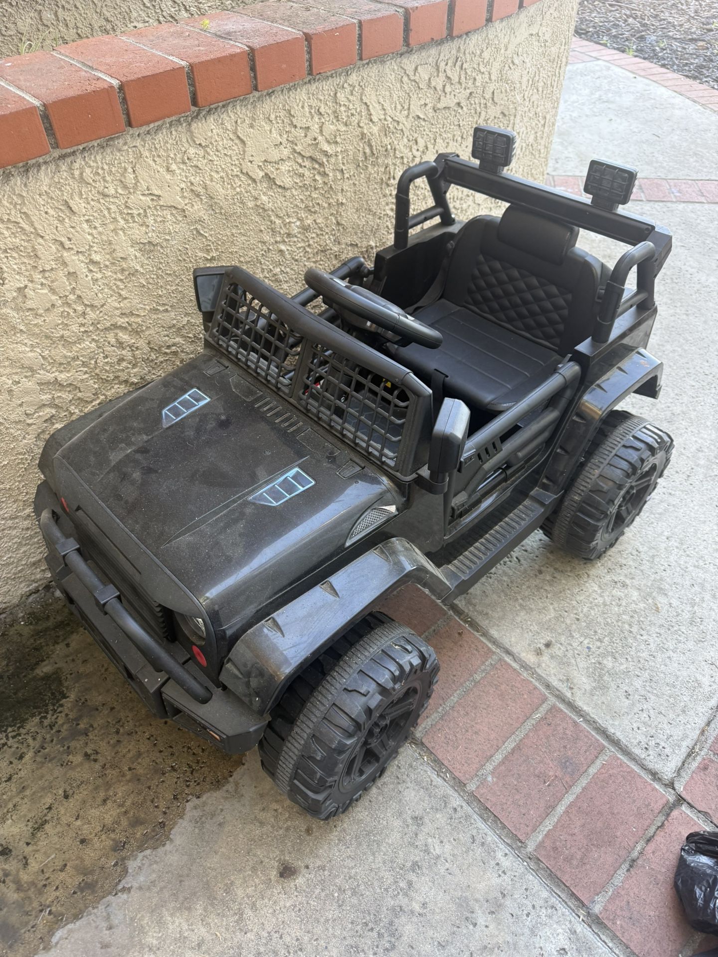 Kids Rechargeable Electric Jeep Works Good