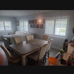 Dinning Table With Extension And 6 Chairs