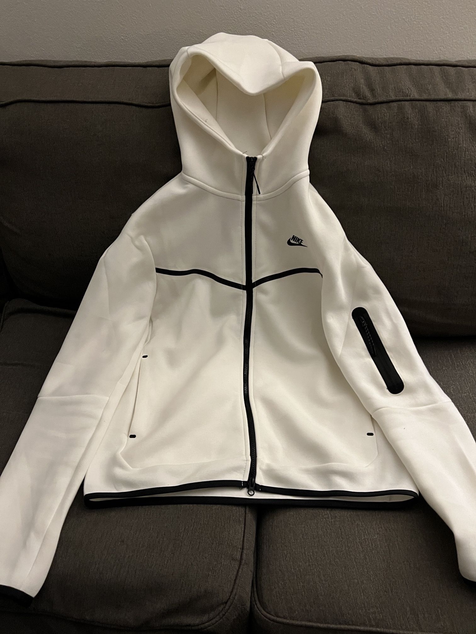 White Nike Tech