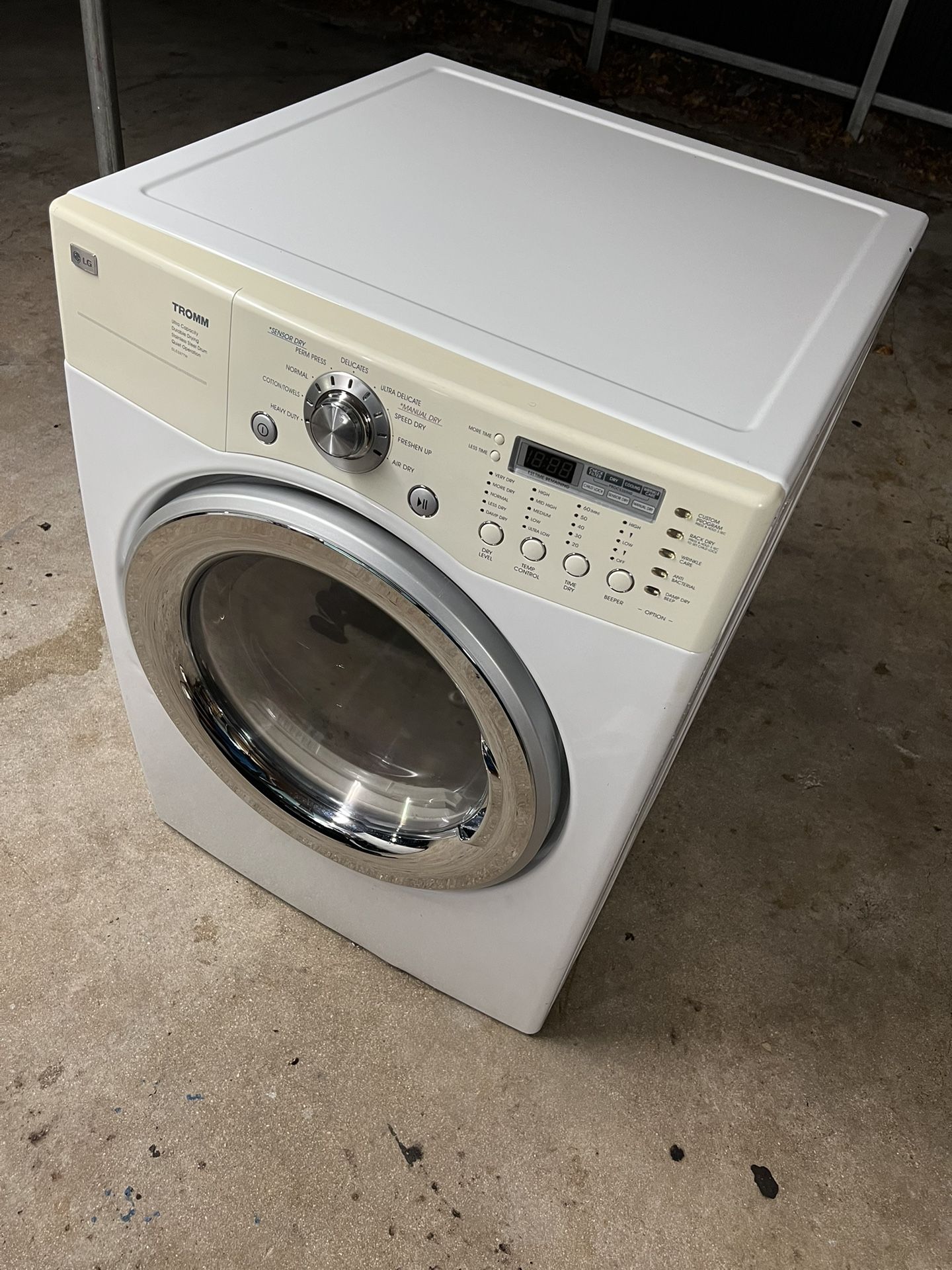 LG TROMM DRYER