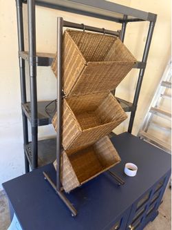 Hanging basket organizer