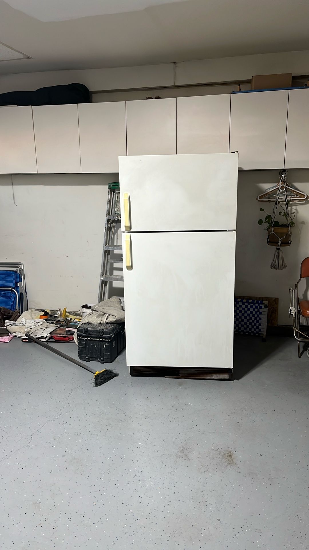 Refrigerator 