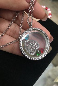 Personal locket necklace “love you mom”