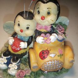 Bumble Bee 🐝🐝 Love Art  Paperweight Decorative Art Sculpture 