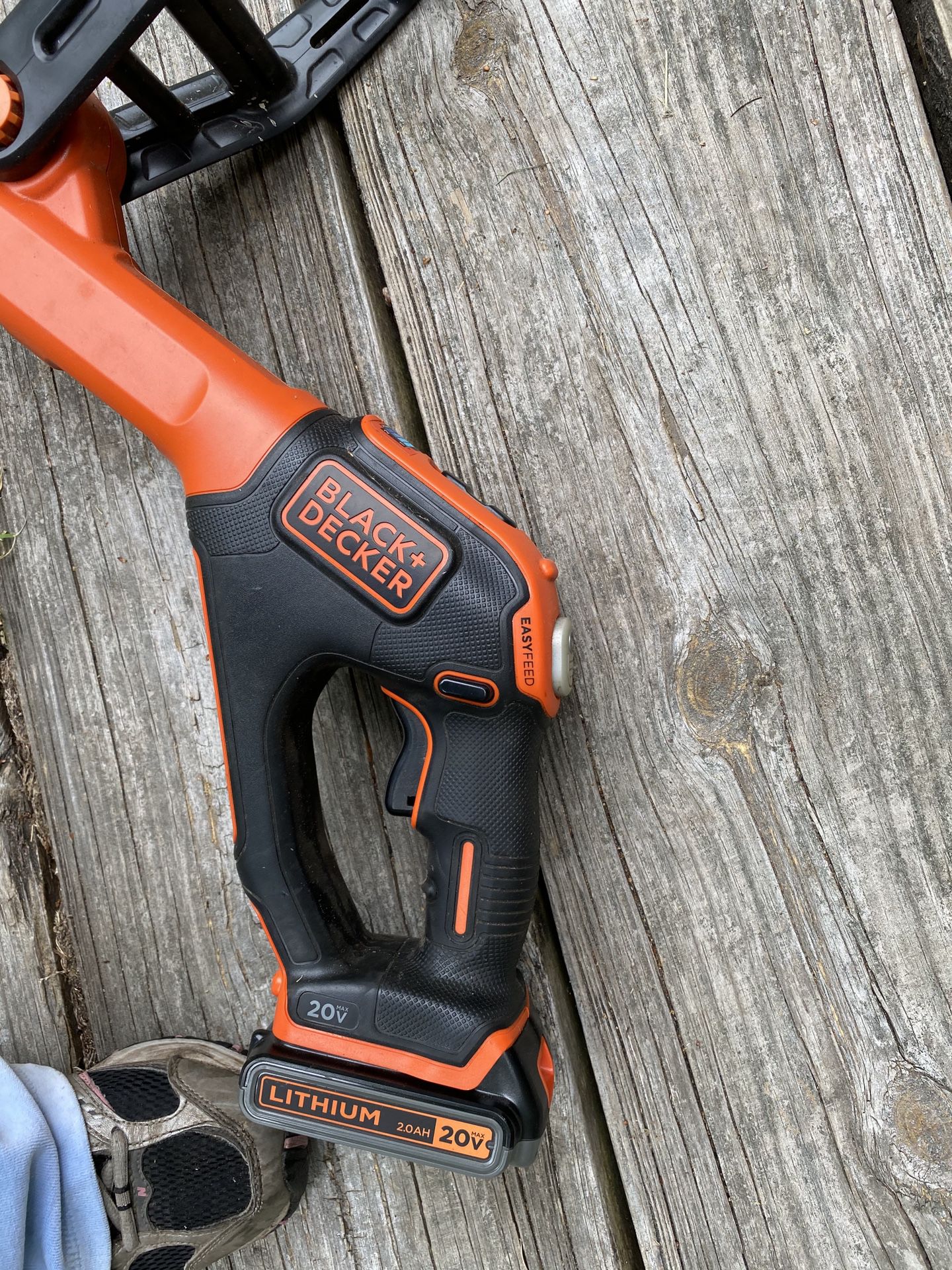Black + Decker 20V Weed Eater with 3 Batteries and Charger
