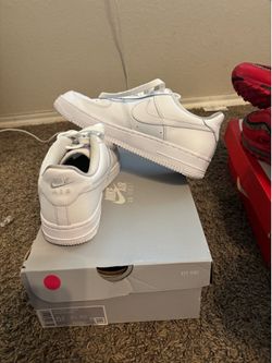 White Nike Air Force 1