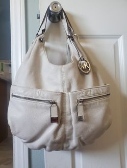 MK PURSE CREAM COLOR