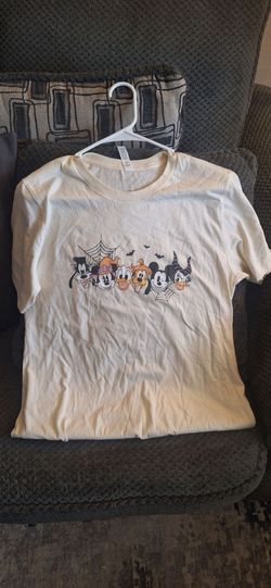 Disney shirt size M