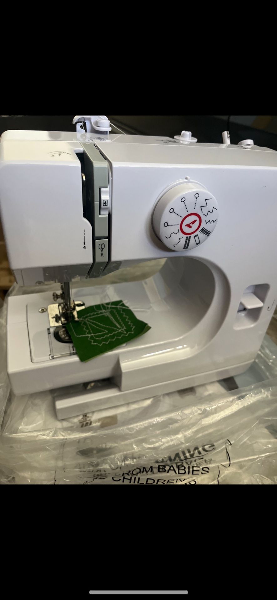 $90 New! Sewing Machine 