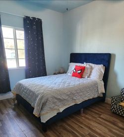 Full Size Bed Frame 🛌 Ontario