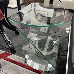 Glass end Table w/ Wheel 👍FREE FINANCING AVAILABLE 👉 0️⃣ DOWN PAYMENT ❗NO CREDIT CHECK❗ 