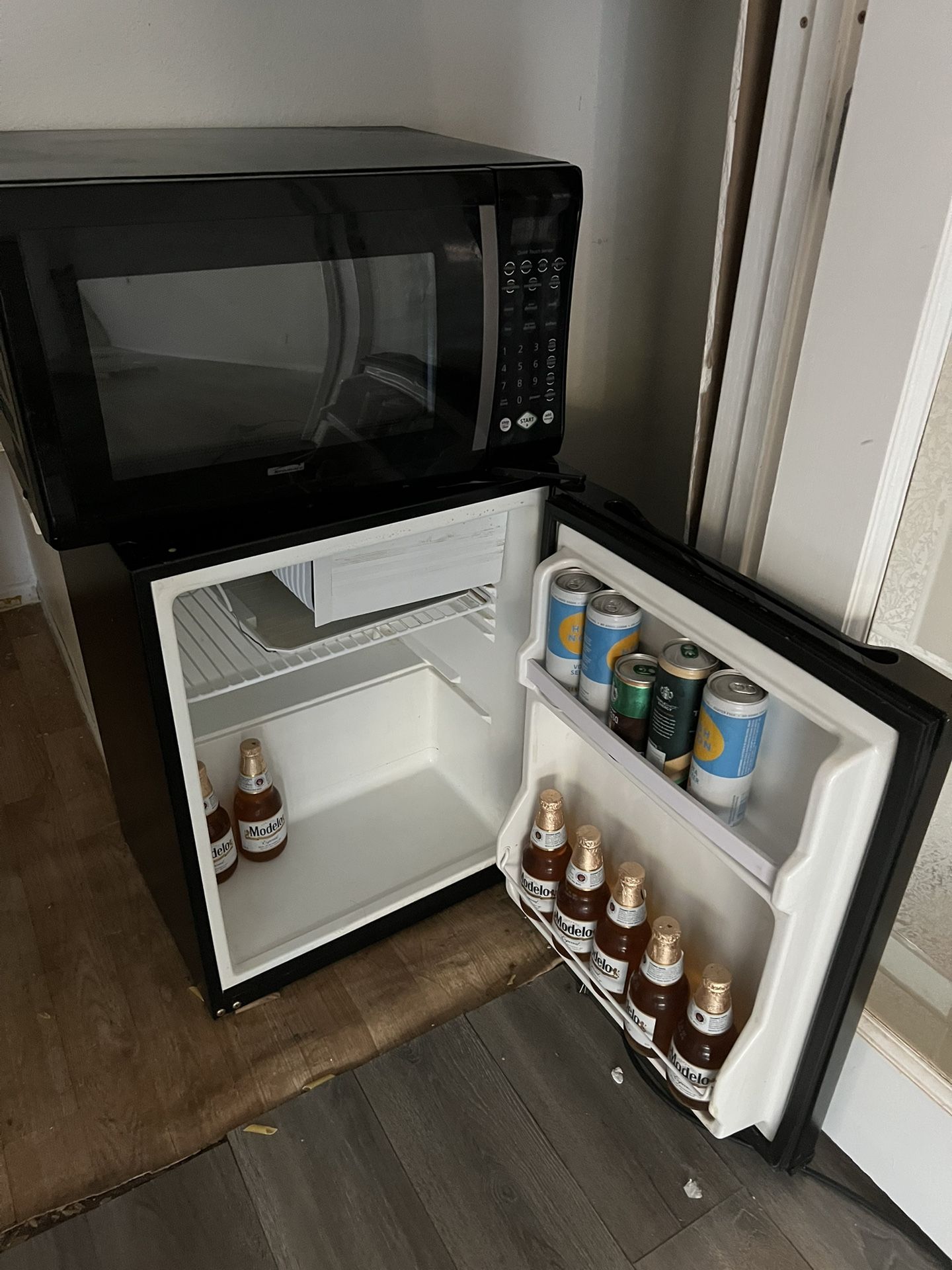 Mini fridge perfect for cold beer