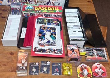 First Come First Served - Large MLB Baseball Card & Collectibles Lot