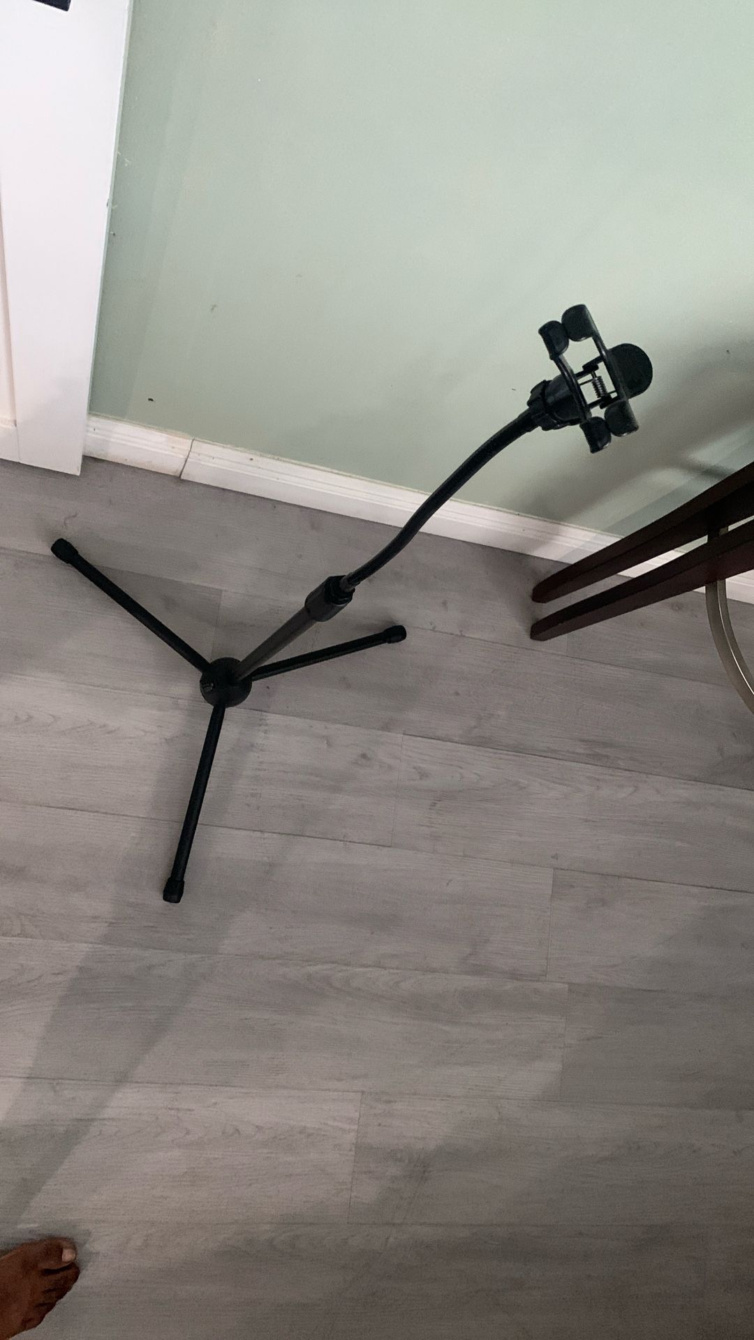 tripod stand