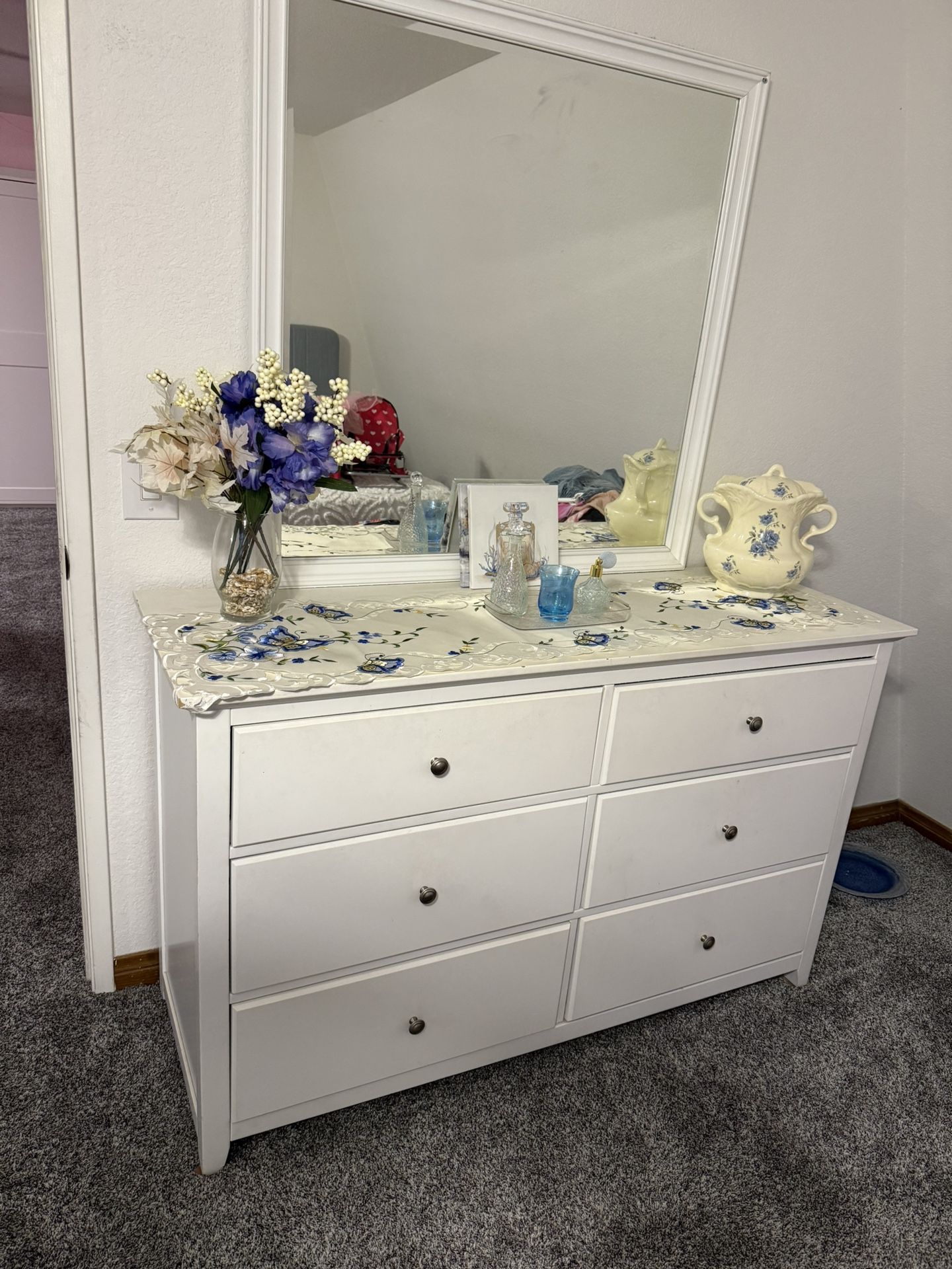 6 Drawer Mirrored Dresser