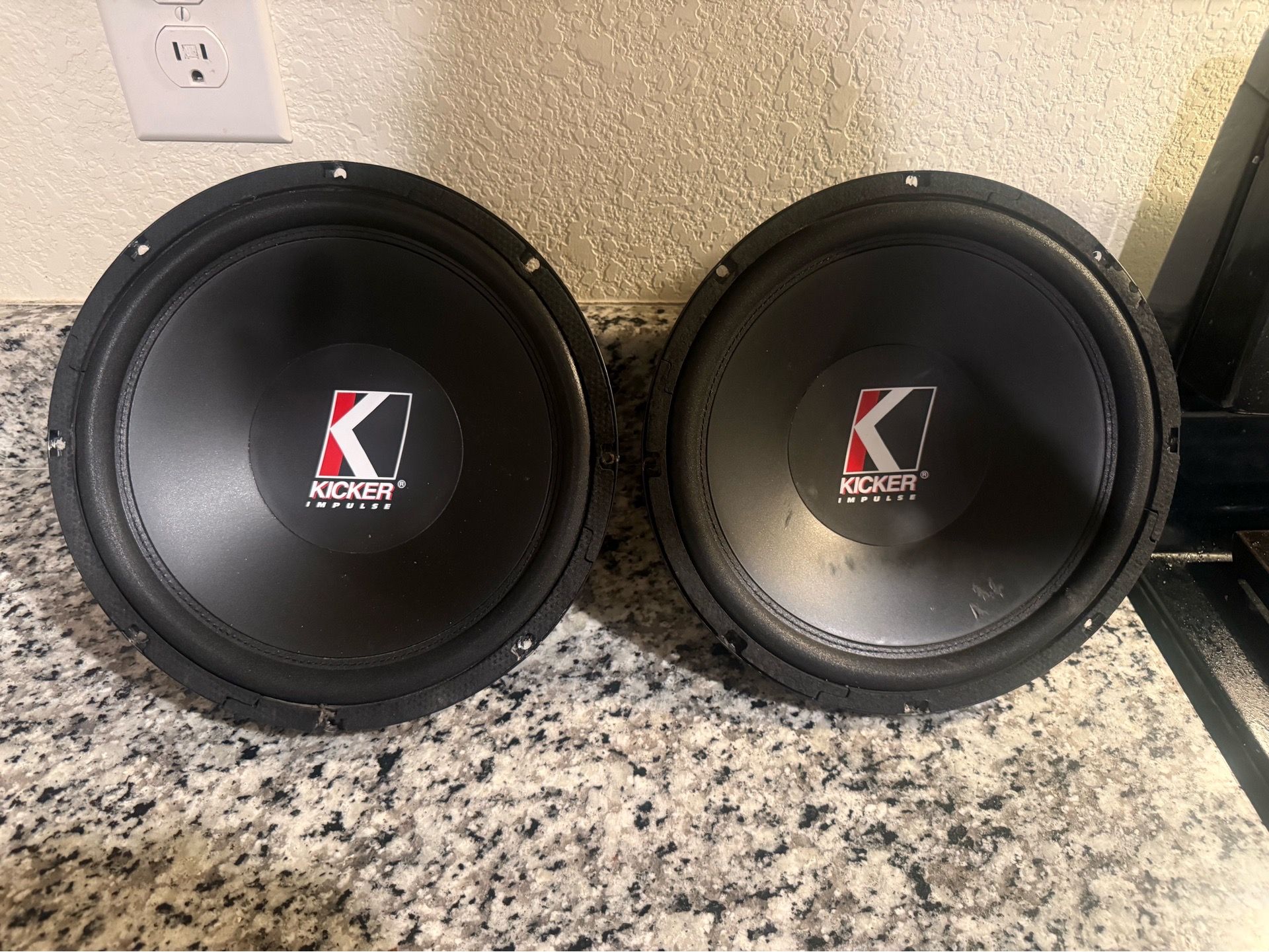 10 Inch Kickers Kicker 10 inch subs for Sale in Denver, CO - OfferUp