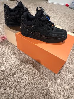 Men shoes size 10