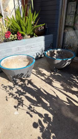 Concrete planners pots