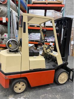Forklift 5,000 Pnd Nissan