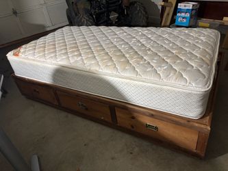 Twin mattress with storage Bedframe