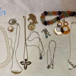 Vintage avon and other miscellaneous jewelry 