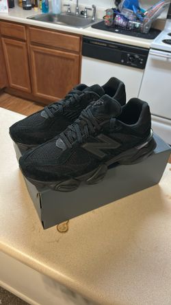 Black Cat New Balance 9060