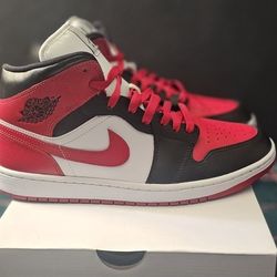 Nike Air Jordan 1 Mid 