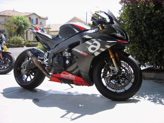 2020 aprillia rsv4