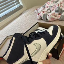 Air Jordan 1 Retro High 'Midnight Navy'