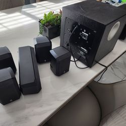 Yamaha 5.1 Dolby DTS home Theatre speaker sound system. Great condition