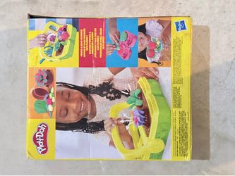 Play-Doh Blooming Flowers Set, New, Ages 3+