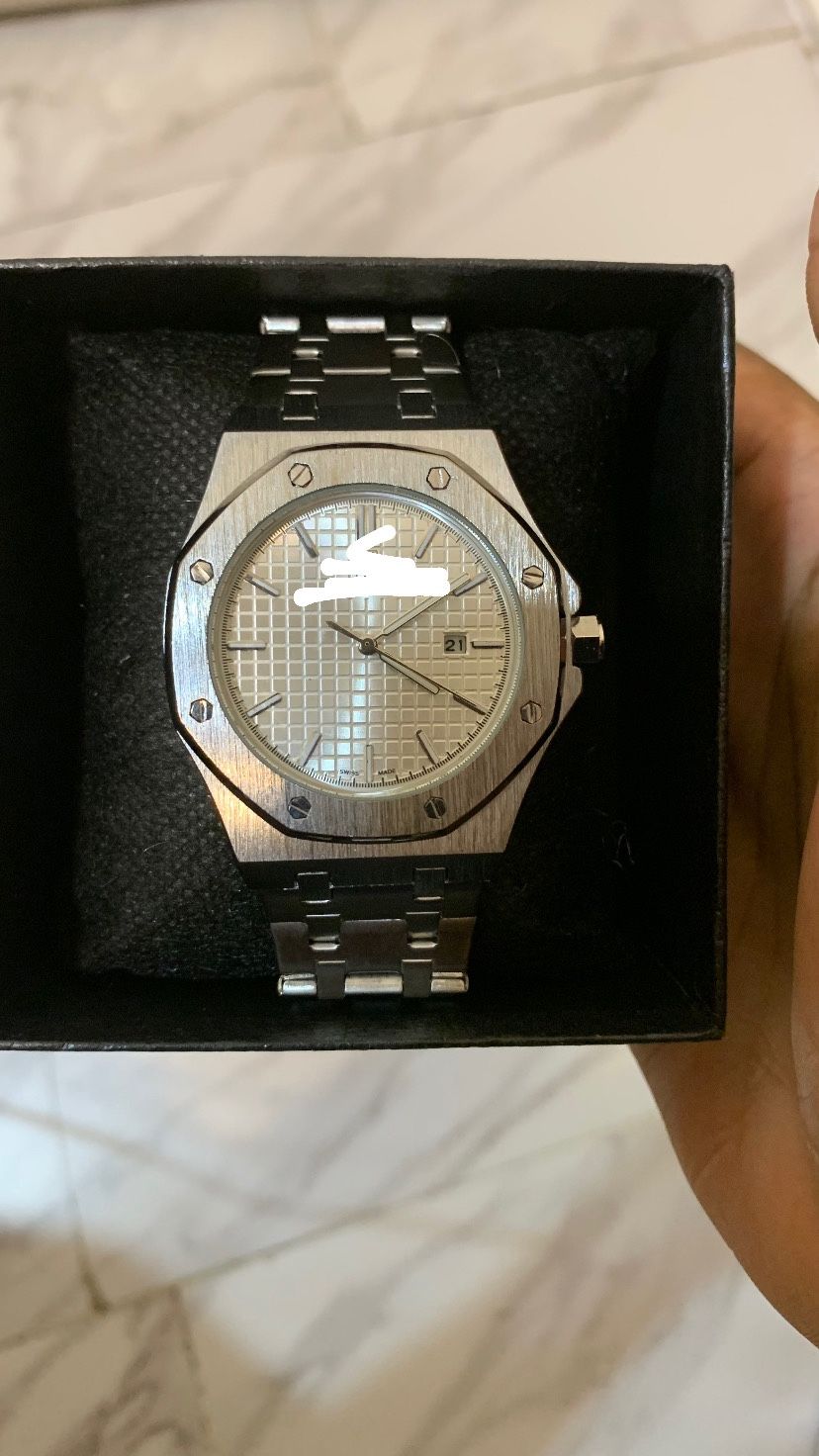 Casual Watch – Brand New – Comes With Box