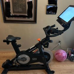 NordicTrack S22i Commercial Cycle
