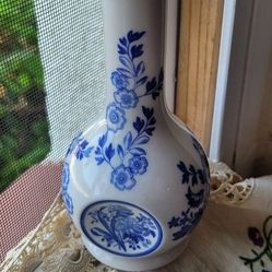 Spode English Porcelain Small Vase. 5 3/4" Tall.