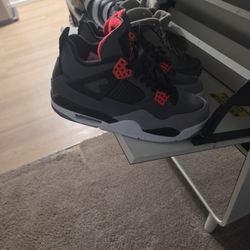 Jordan 4 Size 8.5
