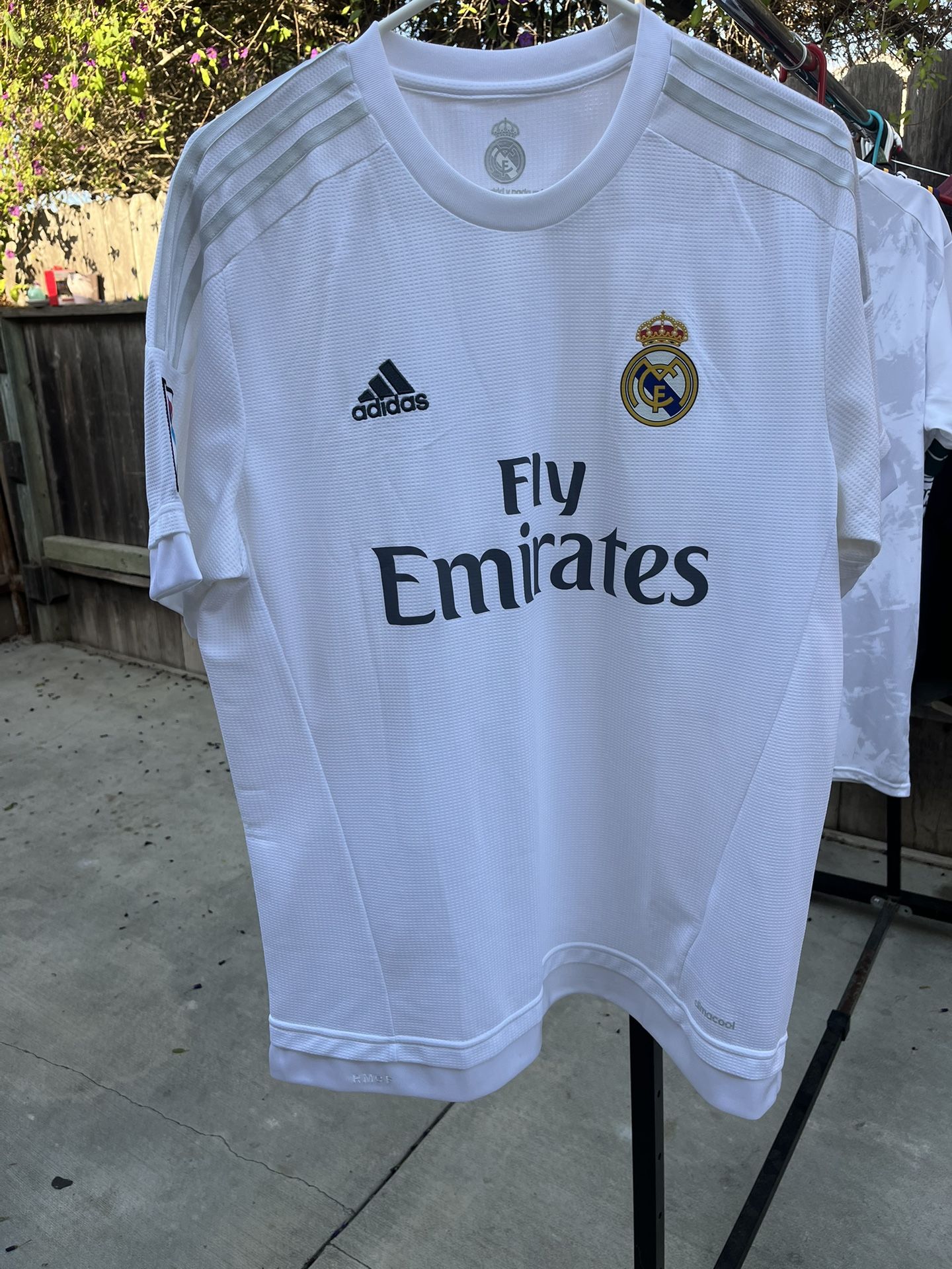 Real Madrid Soccer Jersey For Men’s Size Large