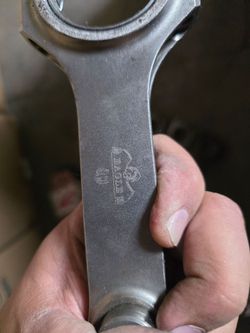 B16 Connecting eagle rods