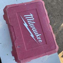 Milwaukee Deep Cut Band Saw