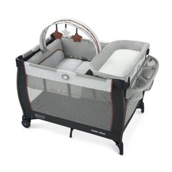 Graco Pack 'n Play Dreamer Playard with Lift-Out Bassinet