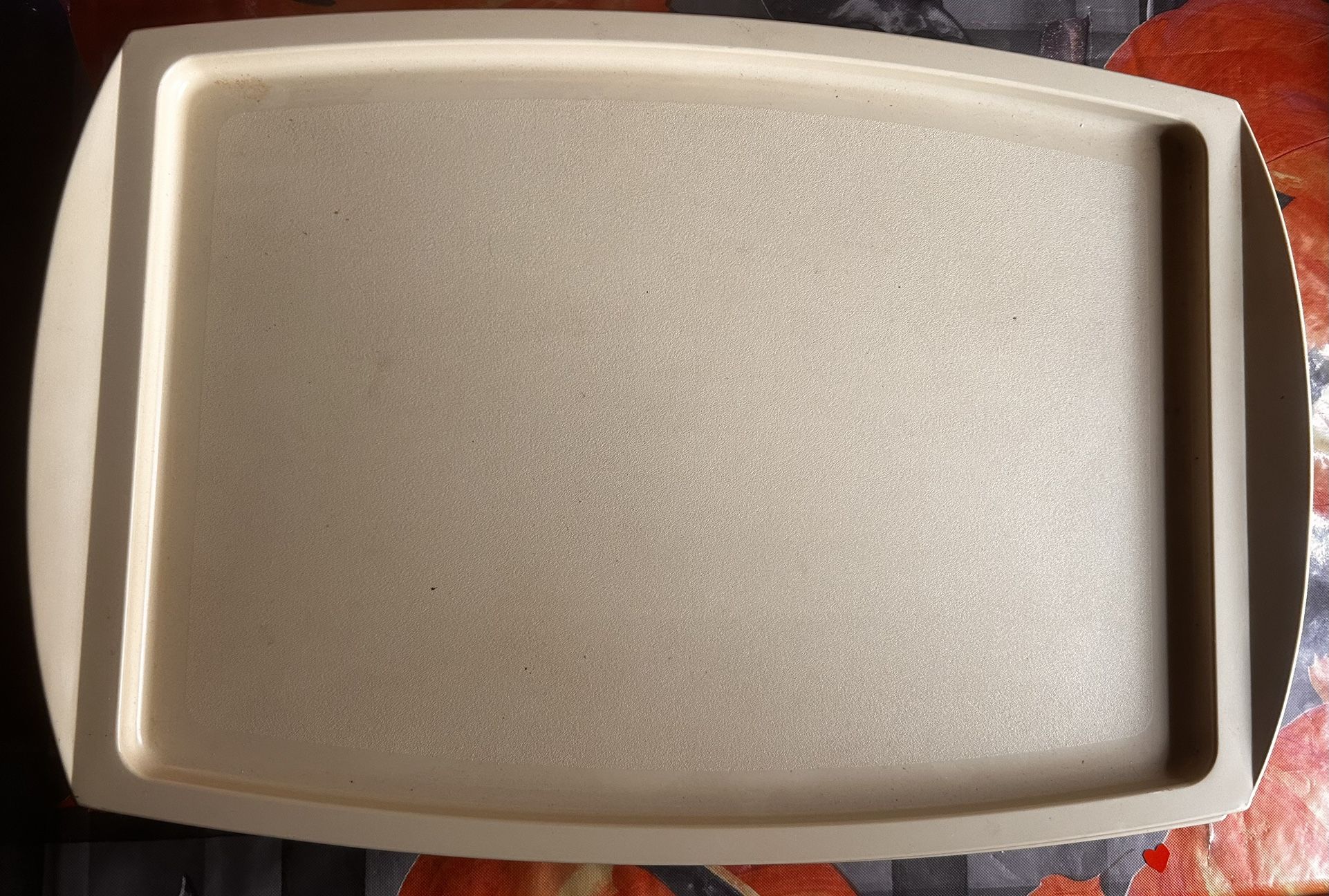 Lot Of 4 Plastic Serving Trays Measuring 16x11