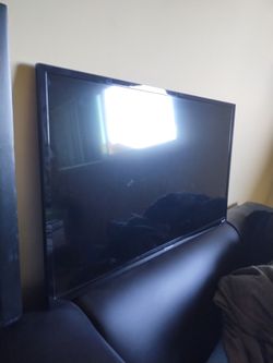 24 inch Smart TV Roku