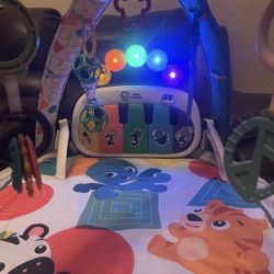 Baby Einstein 4-in-1 Kickin&Tunes Music and Language Discovery Play Gym
