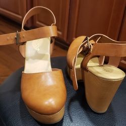  Chunky Heel Platform Pumps