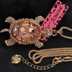 NWT And Box Vintage Rhinestone Turtle Betsy Johnson Necklace 