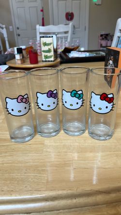 Set of 4 Hello Kitty glasses
